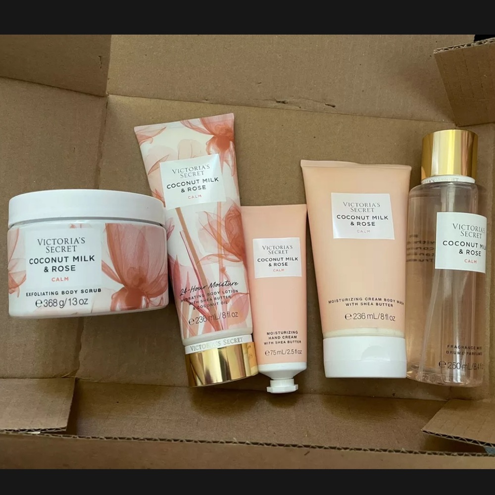 LAST ONE! Victoria’s Secret Natural Beauty Gift Set - Picture 12 of 15